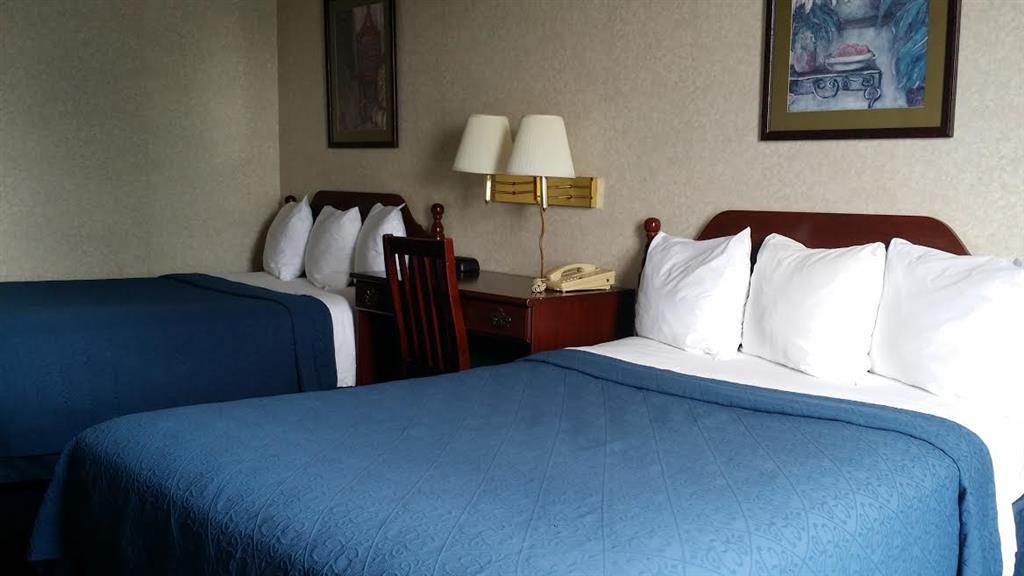 Newark Garden Finger Lakes Hotel Room photo