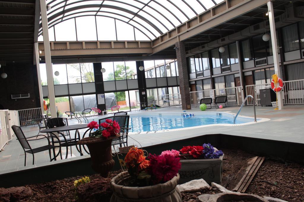 Newark Garden Finger Lakes Hotel Exterior photo