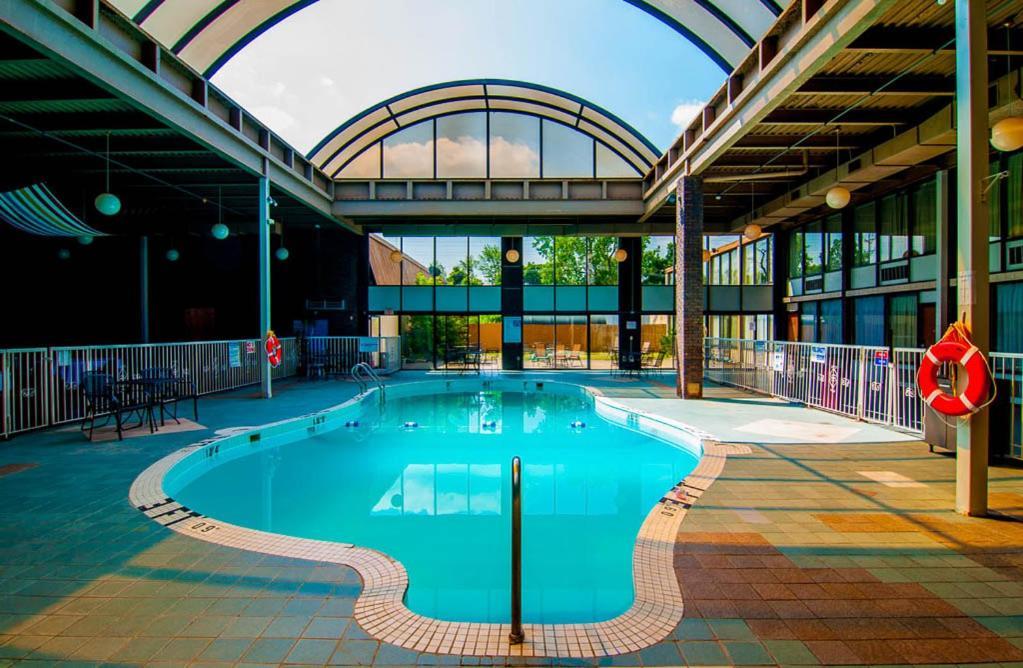 Newark Garden Finger Lakes Hotel Exterior photo